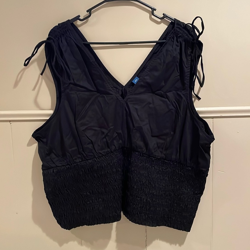 Old Navy Black Vneck Tank Top Blouse